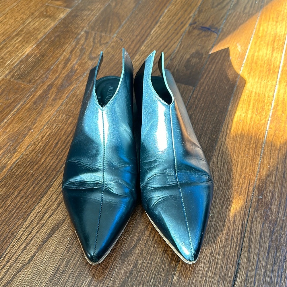 Alumnae Pointed Toe Mules, Black